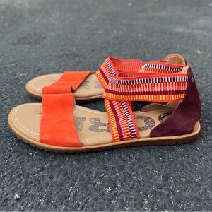 Sorel Ella cris cross strap sandals size 9 women’s